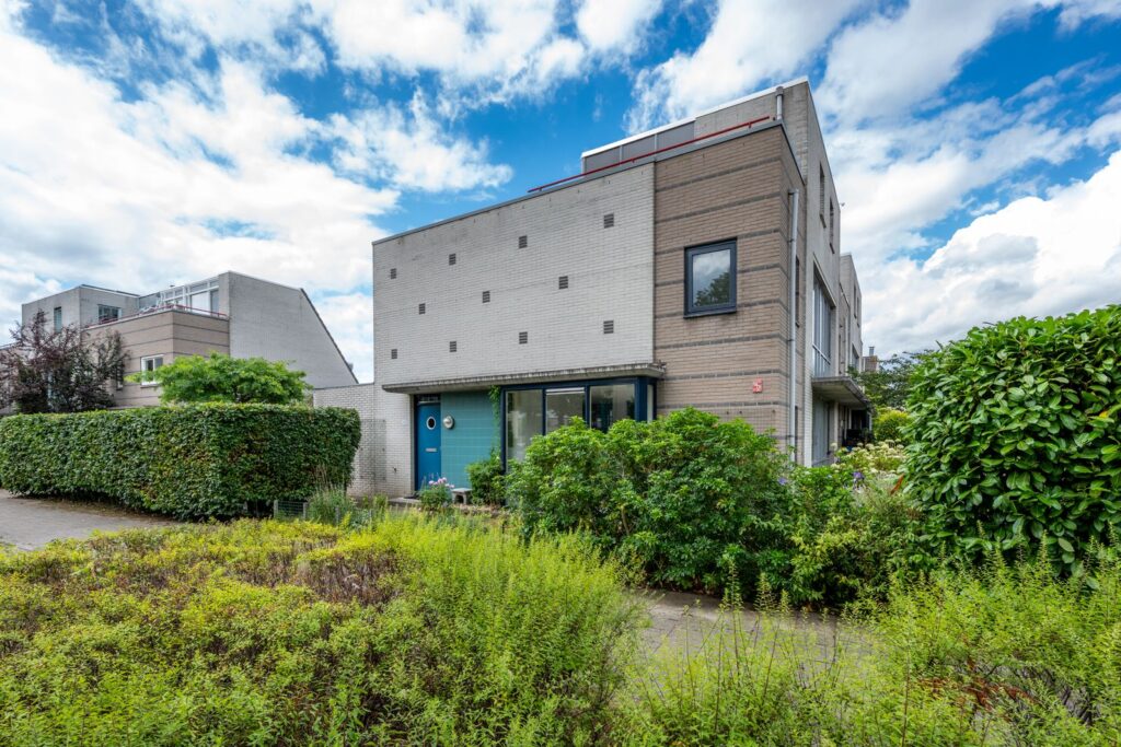 Aartsbisschop Romerostraat 592