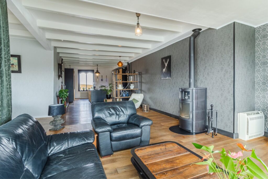 Dorpsstraat 6