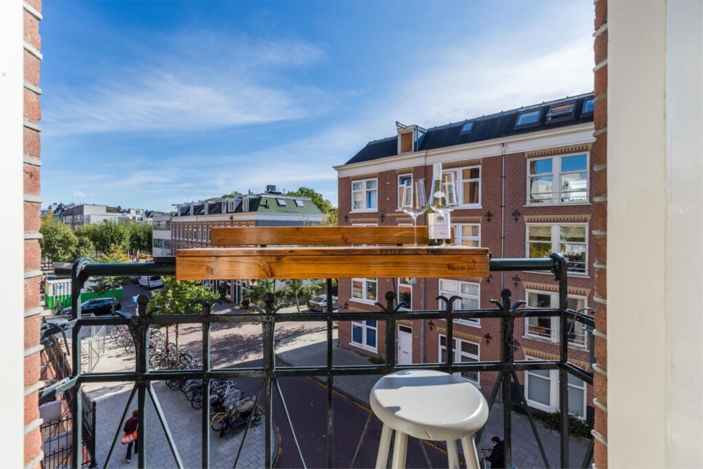 Tolstraat 1252
