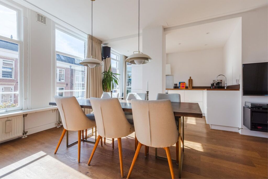 Tolstraat 1252