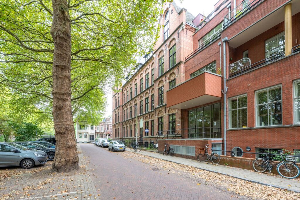 F.C. Dondersstraat 145