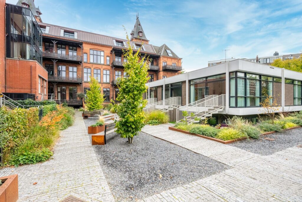 F.C. Dondersstraat 145