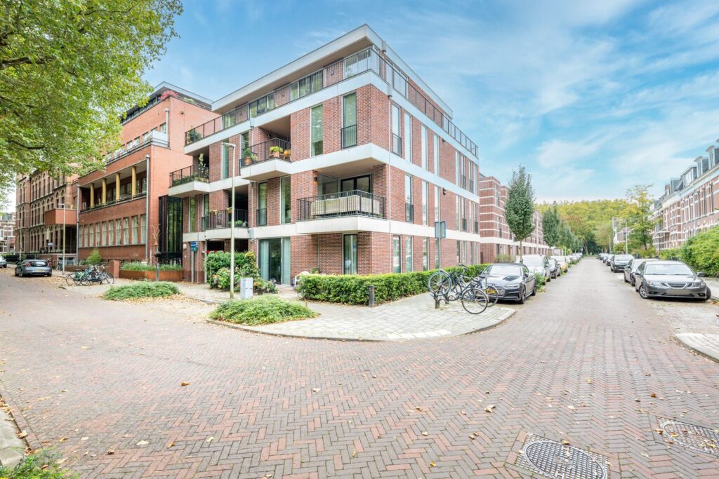 F.C. Dondersstraat 145