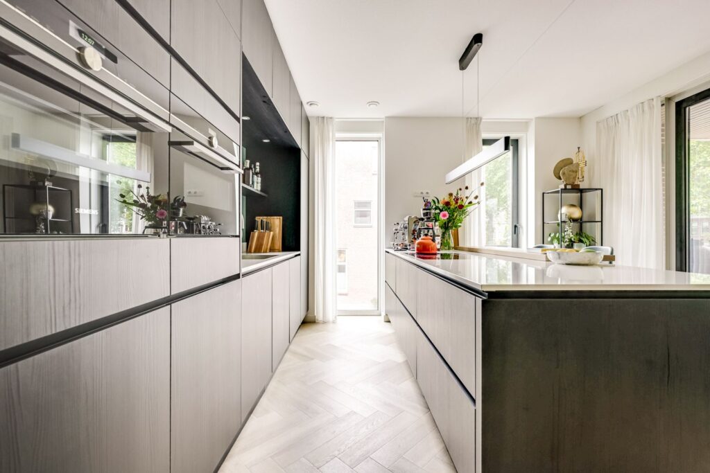 F.C. Dondersstraat 145