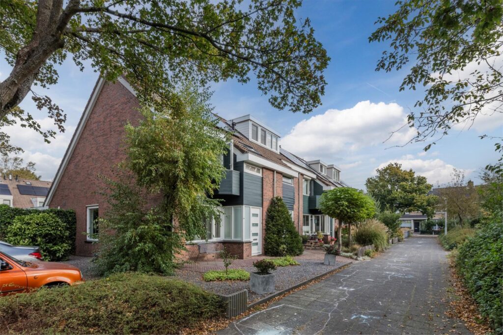 Titus Brandsmastraat 12