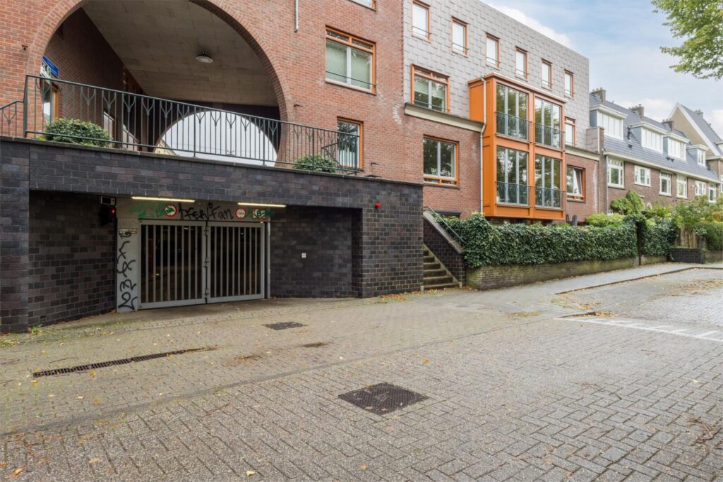 Noordelijke Parallelweg 12