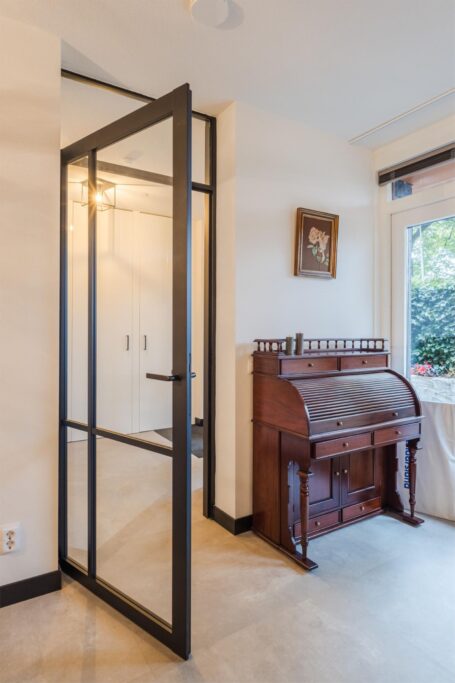 Noordelijke Parallelweg 12