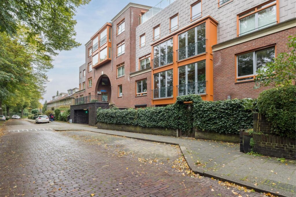 Noordelijke Parallelweg 12