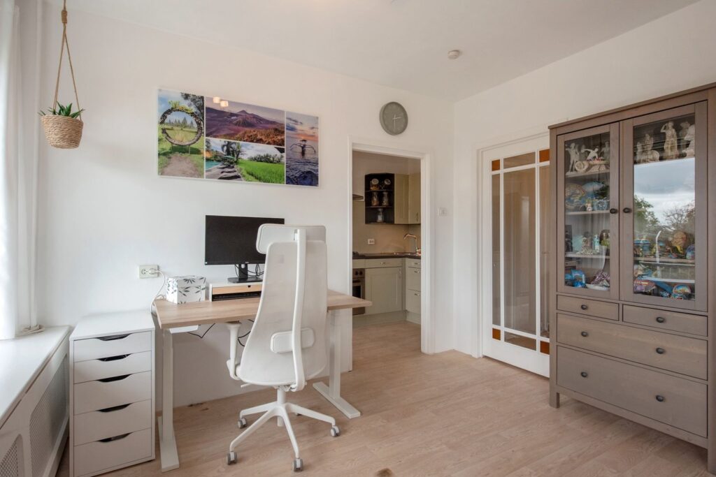 Burgemeester Keijzerlaan 227