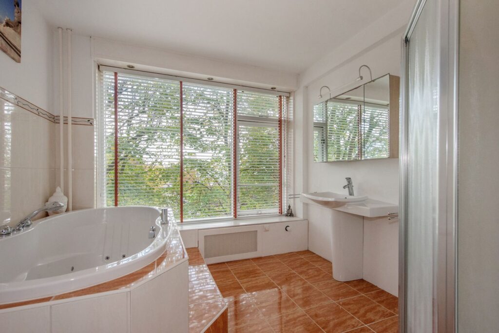 Burgemeester Keijzerlaan 227