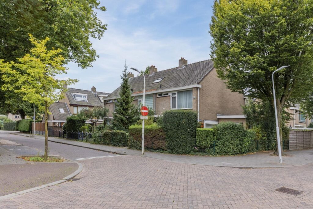 Professor Hugo de Vriesstraat 2