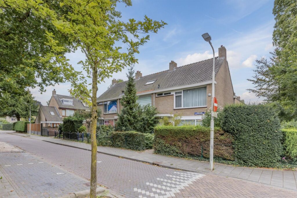 Professor Hugo de Vriesstraat 2