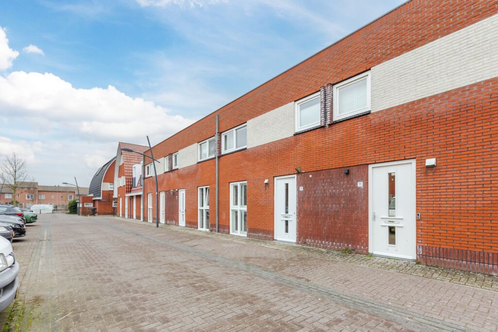 M. Kropholler-Staalstraat 9