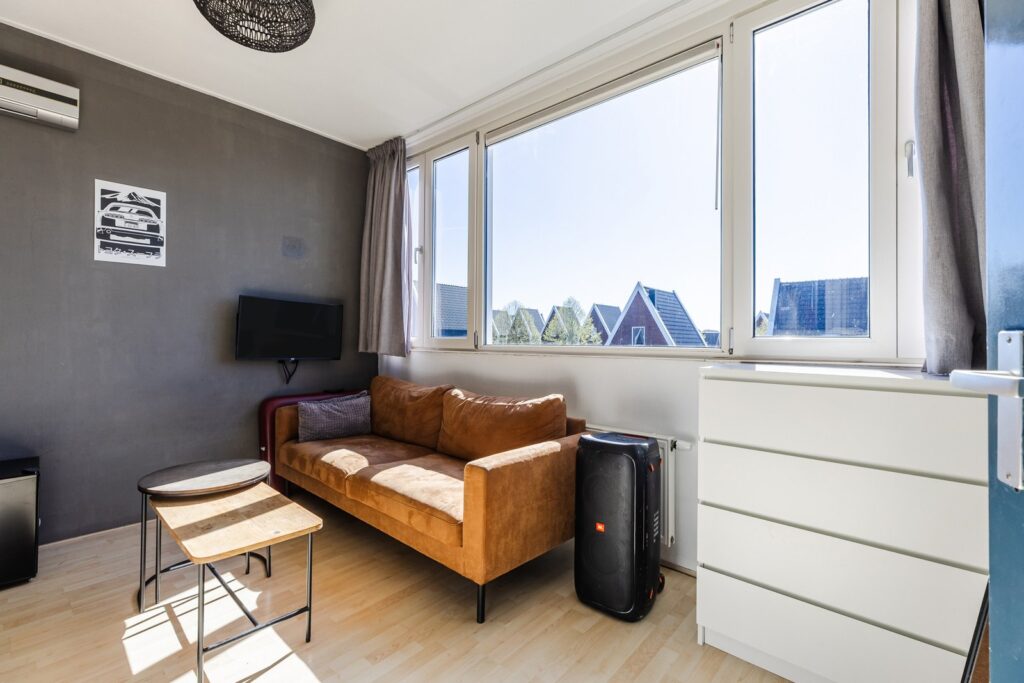 Linksbuitenstraat 24