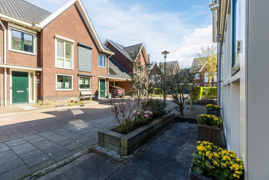 Linksbuitenstraat 24