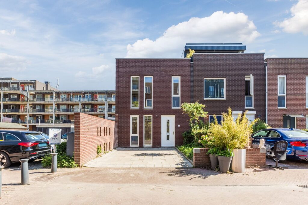Edward Masseystraat 2