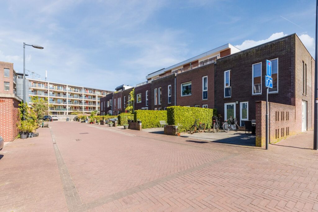 Edward Masseystraat 2