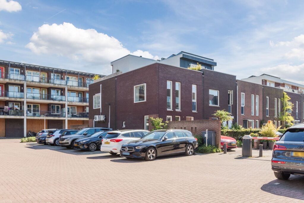 Edward Masseystraat 2