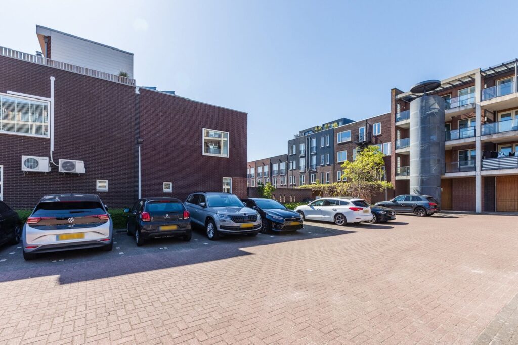 Edward Masseystraat 2