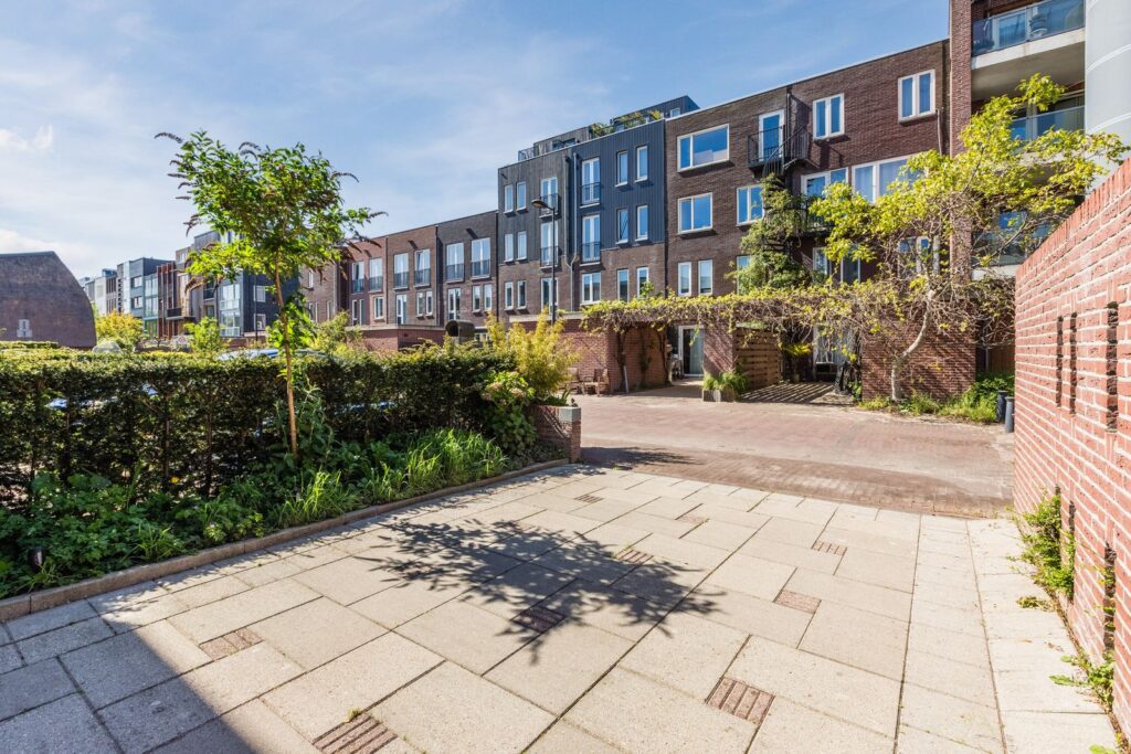 Edward Masseystraat 2