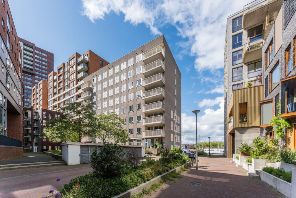 Kratonkade 648