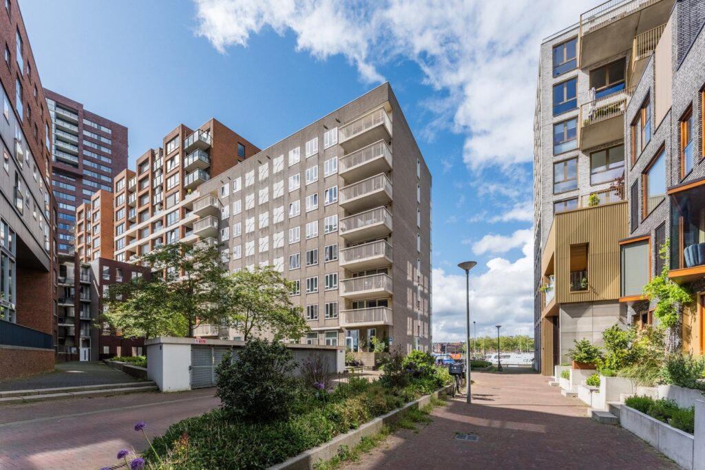 Kratonkade 648