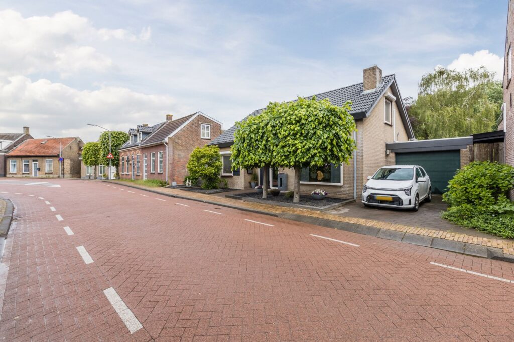 Spoorstraat 27