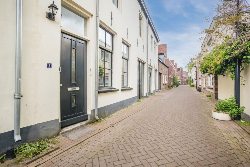 Melatensteeg 5