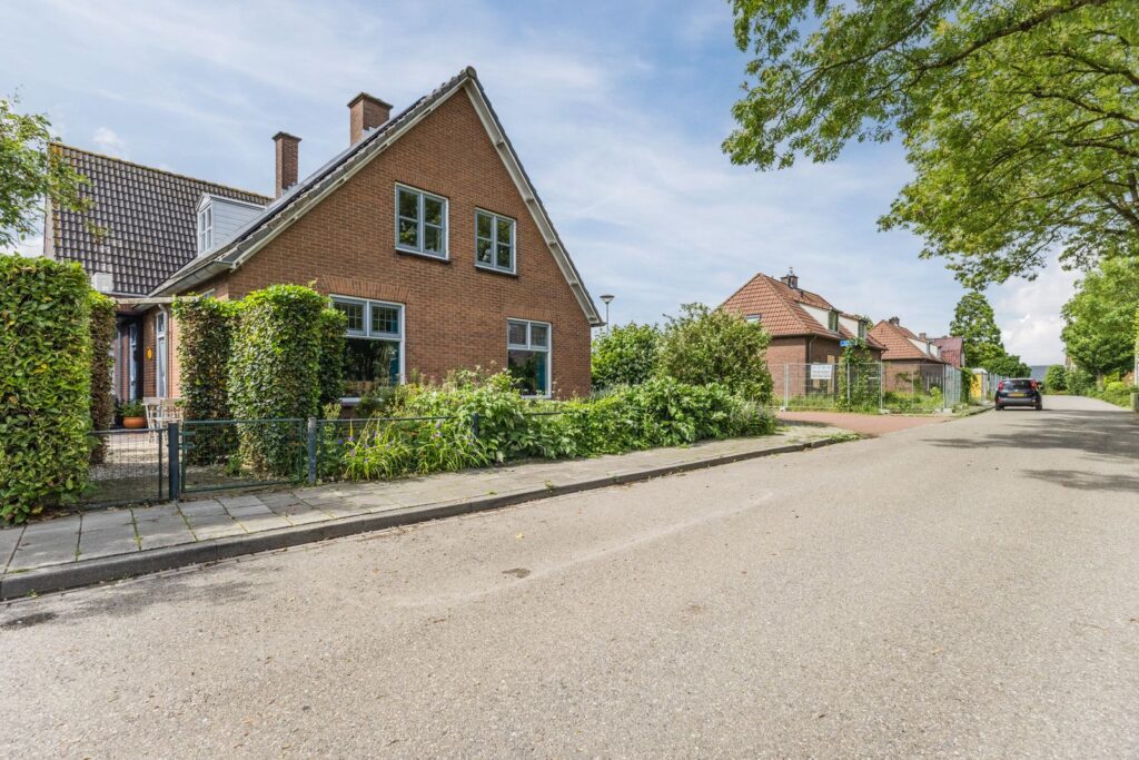 Kerkstraat 32