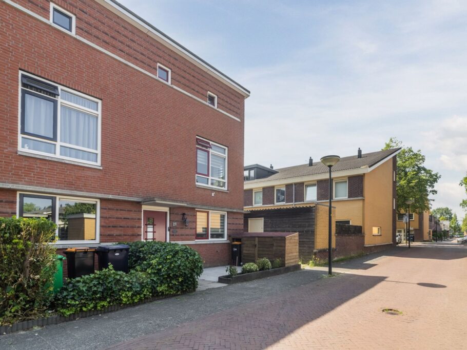 Warschaustraat 23