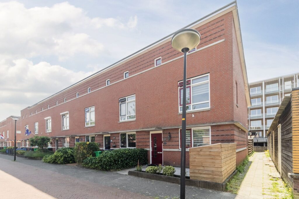 Warschaustraat 23