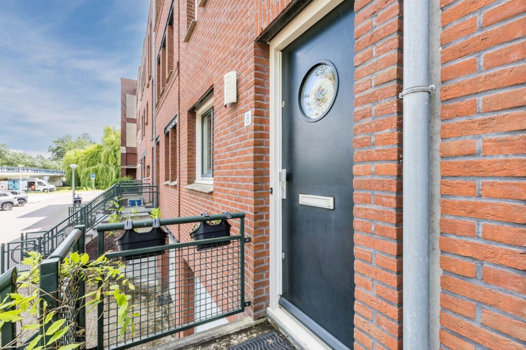 Dom H. van der Laanstraat 8