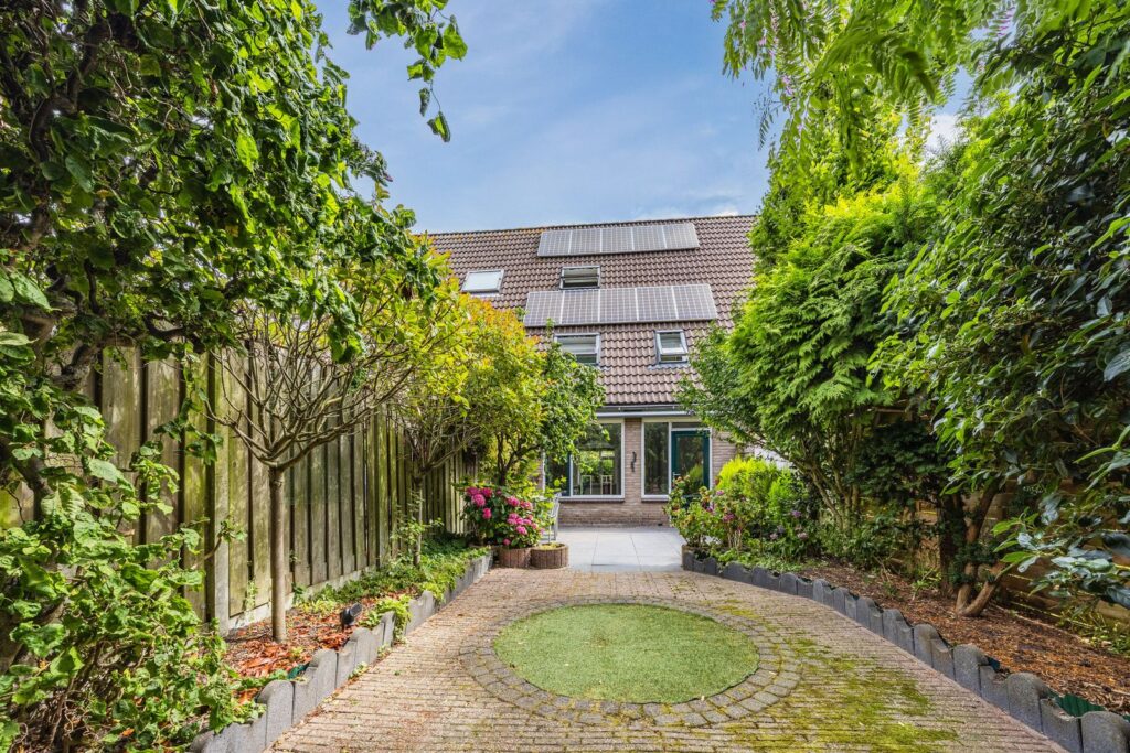 van Brederodestraat 11