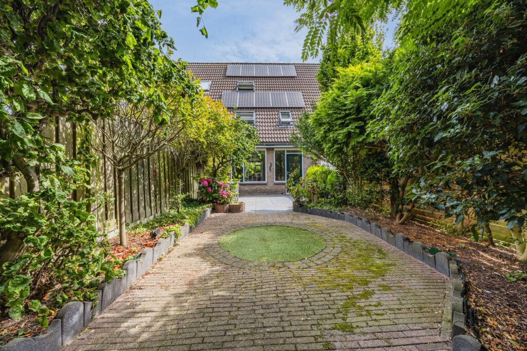 van Brederodestraat 11