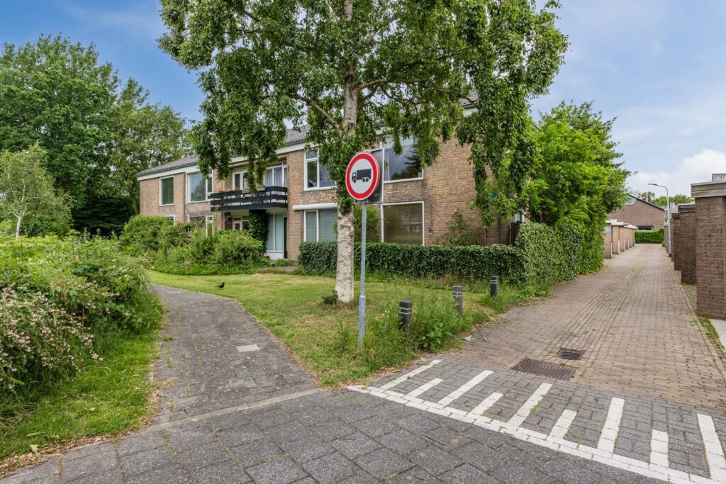 Van Blaaderenweg 11