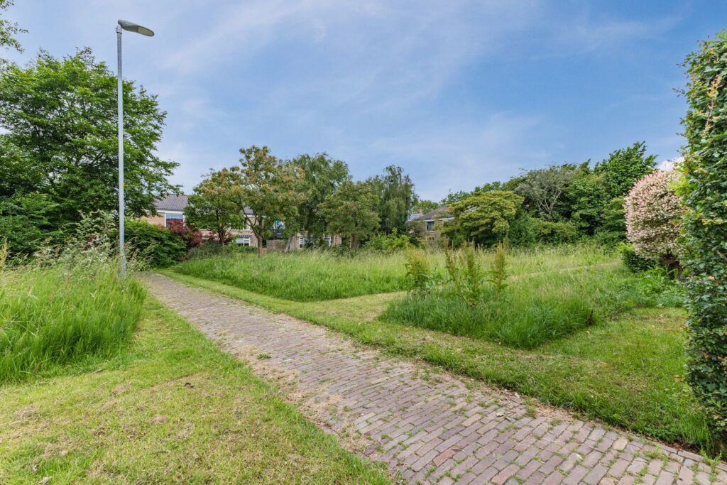 Van Blaaderenweg 11