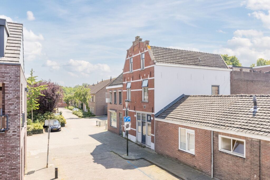 van Coothstraat 1