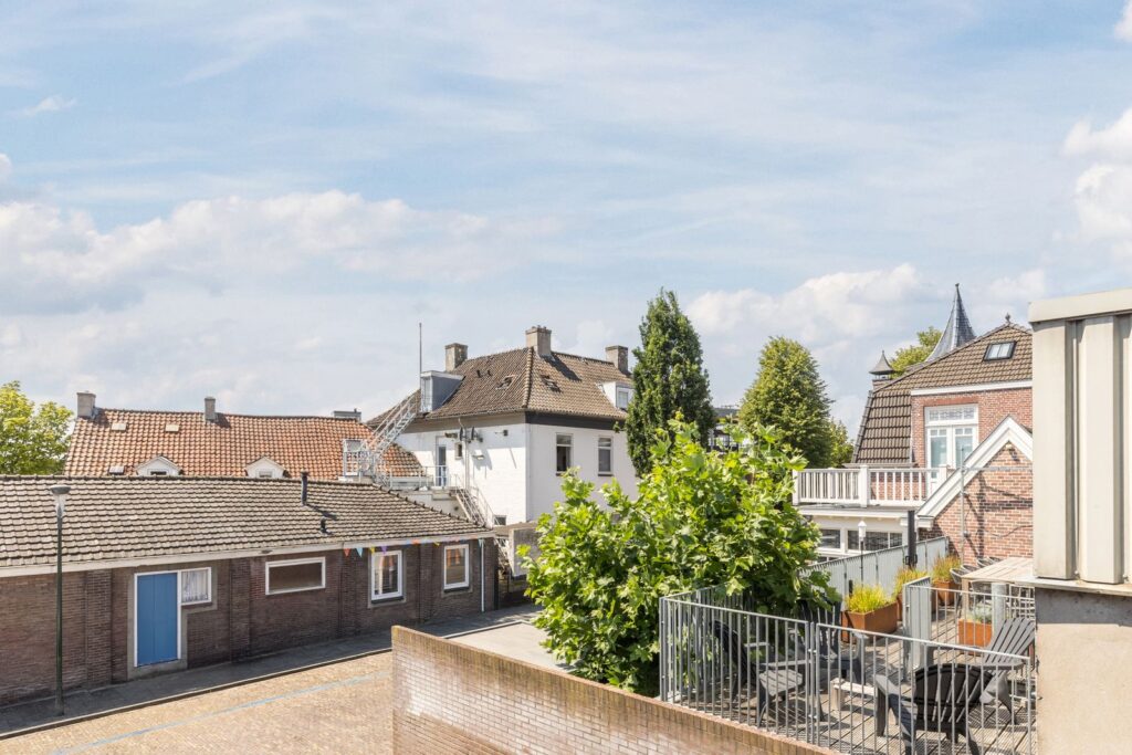 van Coothstraat 1