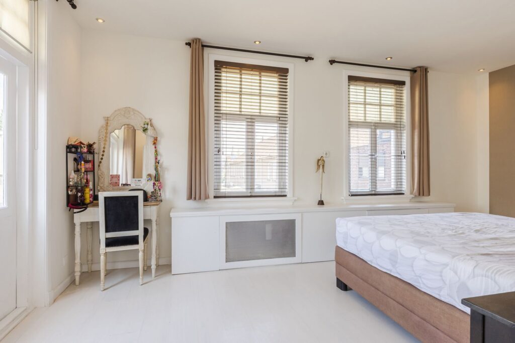 van Coothstraat 1