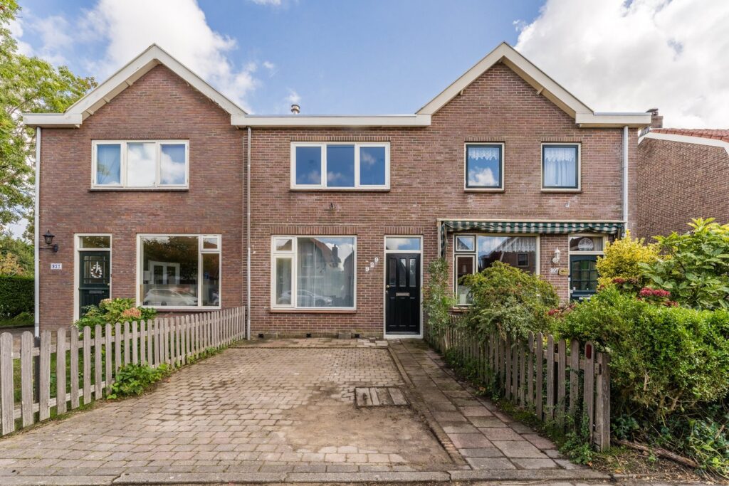 Dorpsstraat 929