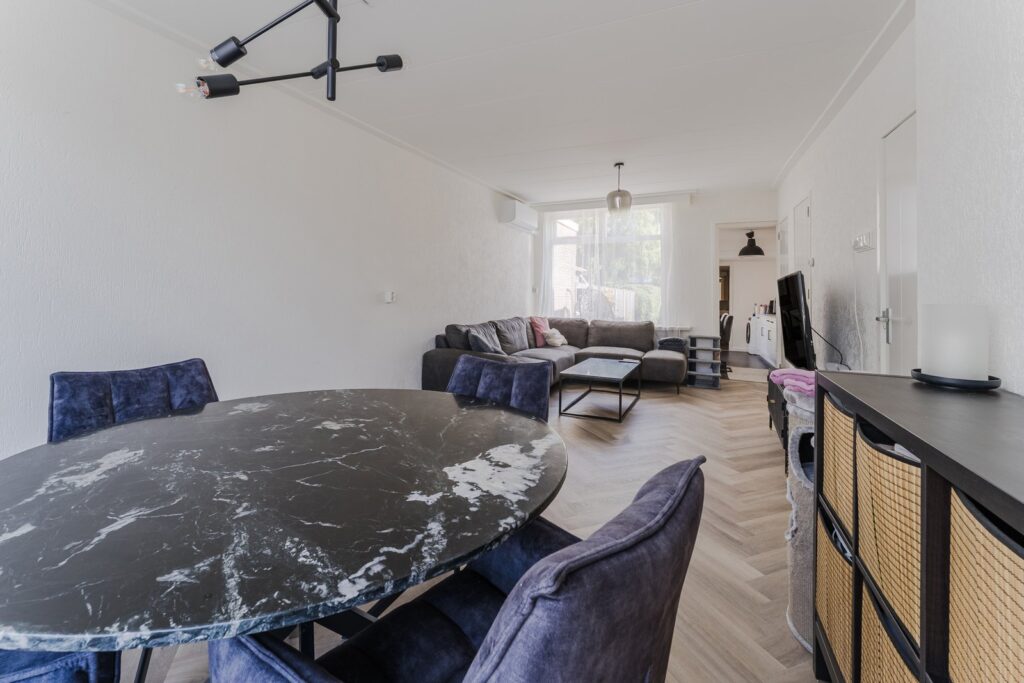 Dorpsstraat 929