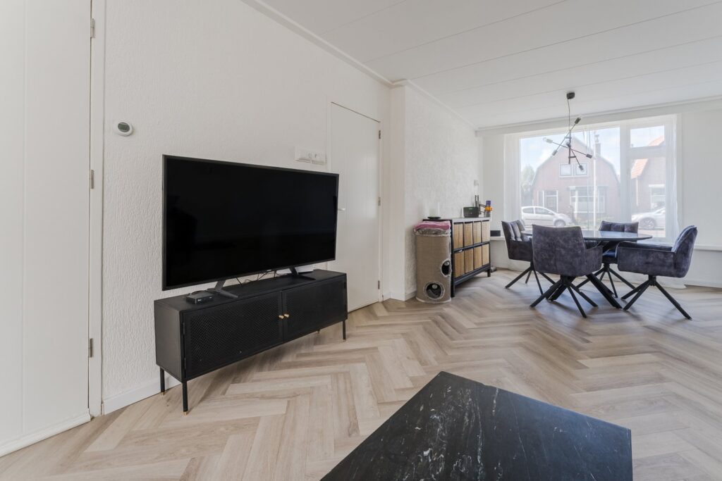 Dorpsstraat 929