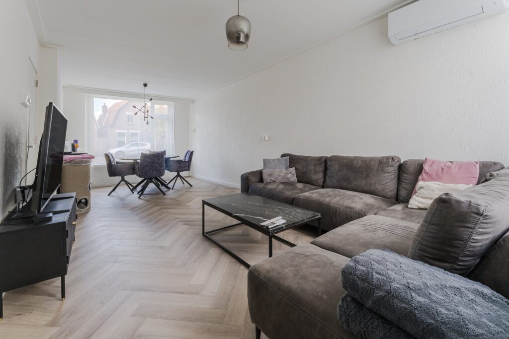 Dorpsstraat 929
