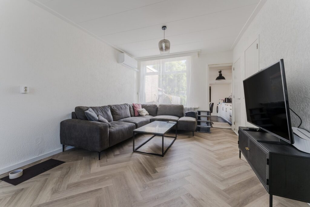 Dorpsstraat 929