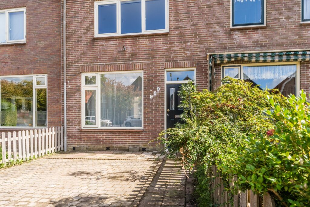 Dorpsstraat 929