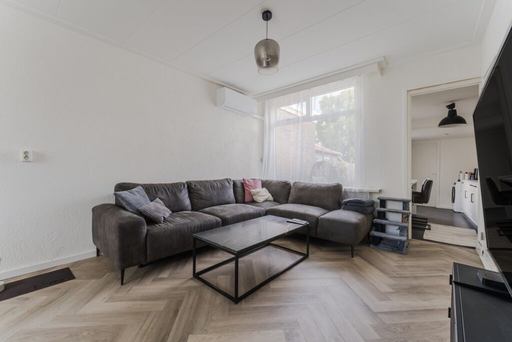 Dorpsstraat 929