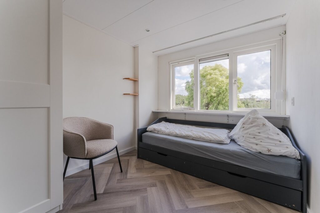 Dorpsstraat 929