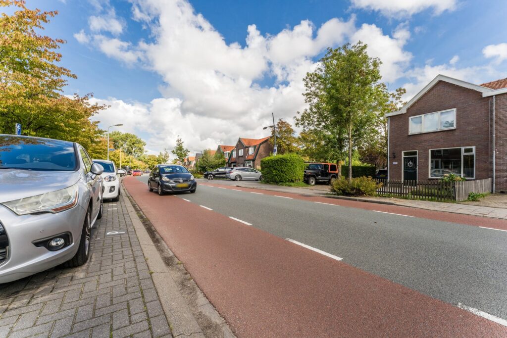 Dorpsstraat 929