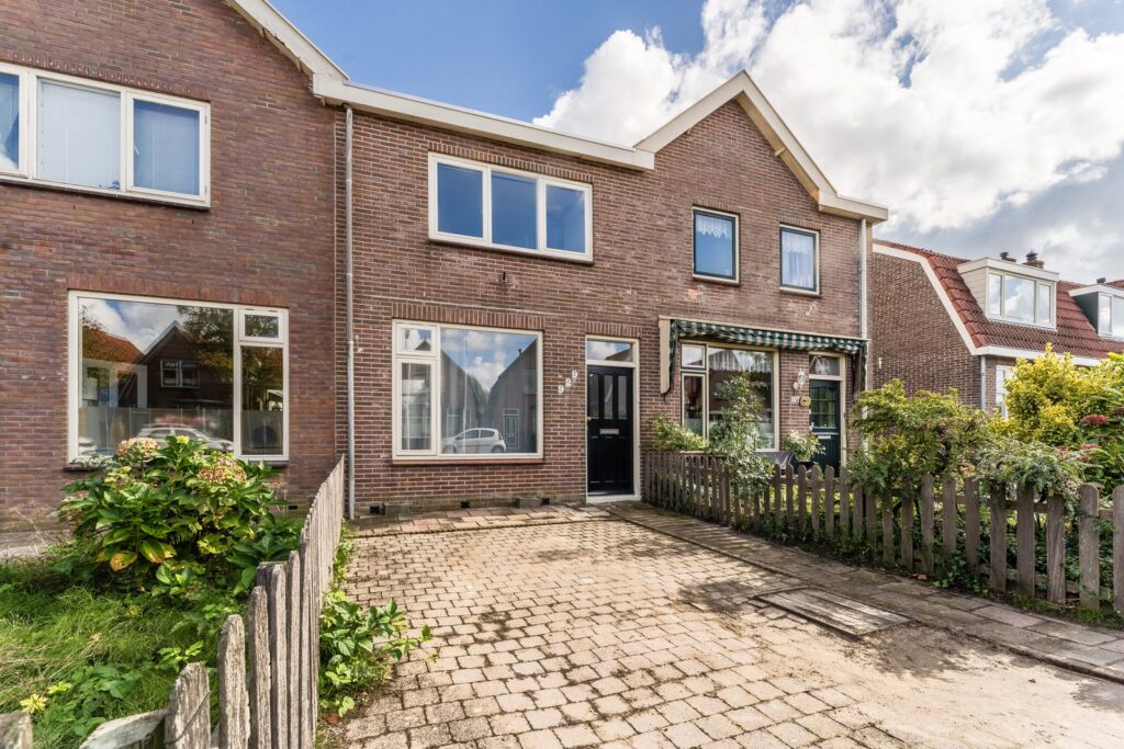 Dorpsstraat 929