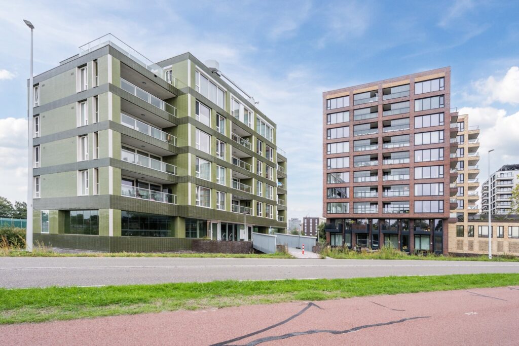 Mahoniehout 413